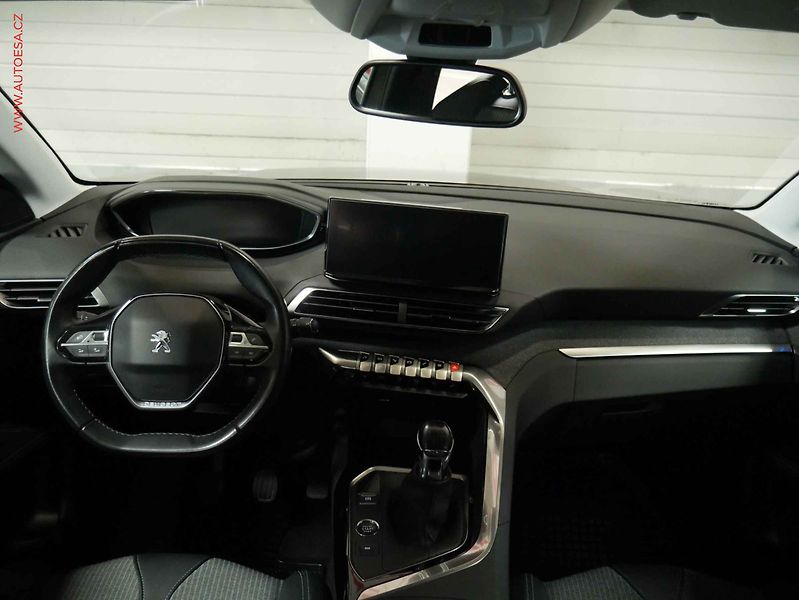 Peugeot 5008 (2022) 1.2 PT, 1.maj,ČR, Allure - fotka 9 z 23