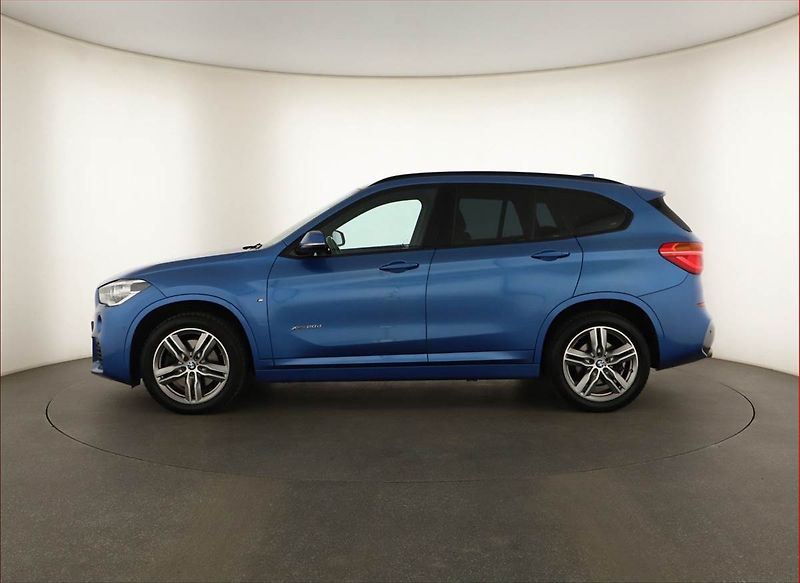 BMW X1 (2018) M Sport xDrive20d, 4X4 - fotka 3 z 19