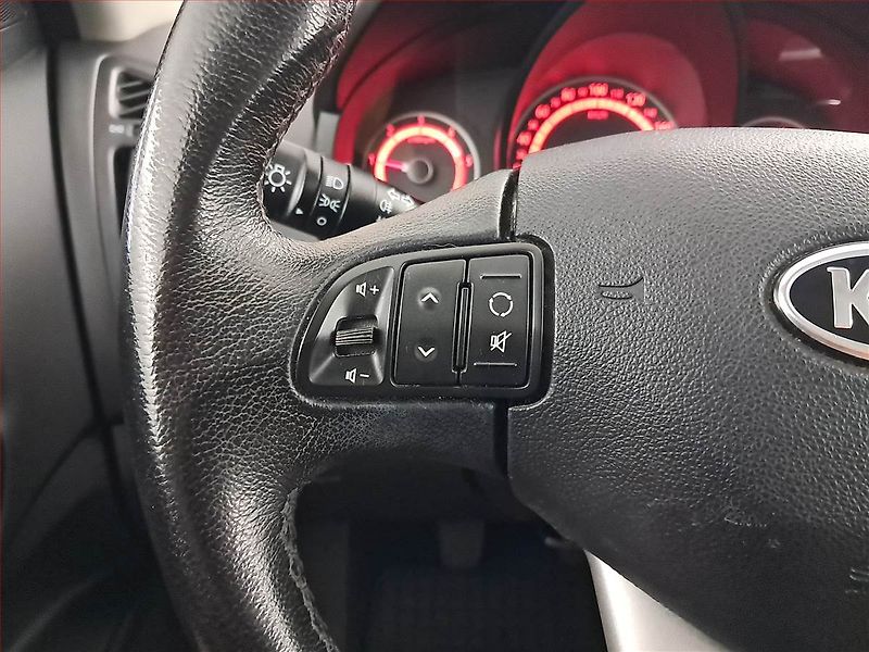Kia Ceed (2012) 1.6 CRDi, po STK, v provozu - fotka 15 z 16