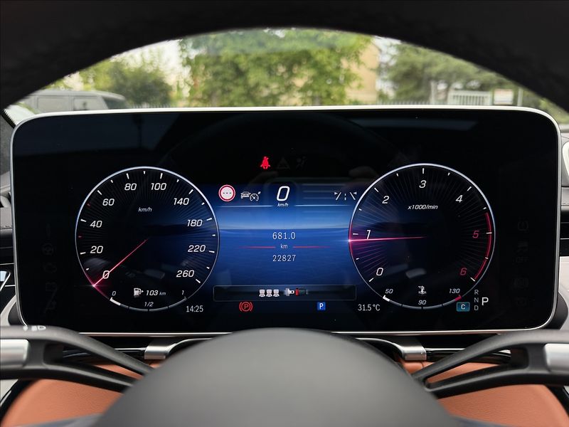 Mercedes-Benz Třídy S 400d AMG 4Matic - fotka 16 z 36