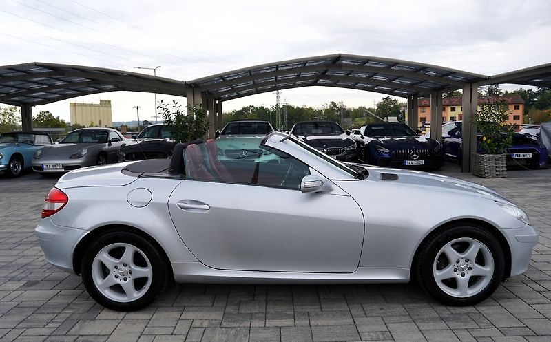 Mercedes-Benz SLK 200/165PS/kůže/manuál - fotka 14 z 37