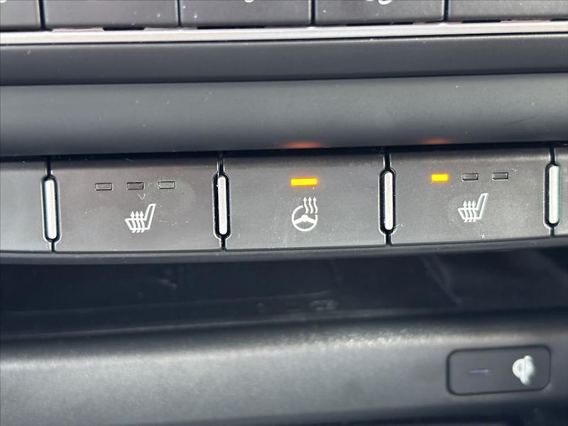 Kia Ceed 1,5 TGDi 118kW TOP ZÁRUKA - fotka 27 z 39
