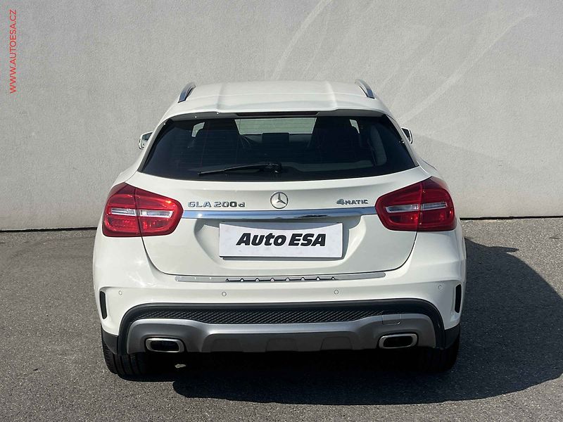 Mercedes-Benz GLA (2017) 2.2CDi 4Mat, AT, navi, bixen - fotka 5 z 15