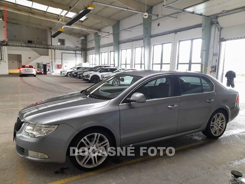 Škoda Superb (2010) 2.0TDi, Xenon, AC - fotka 1 z 3