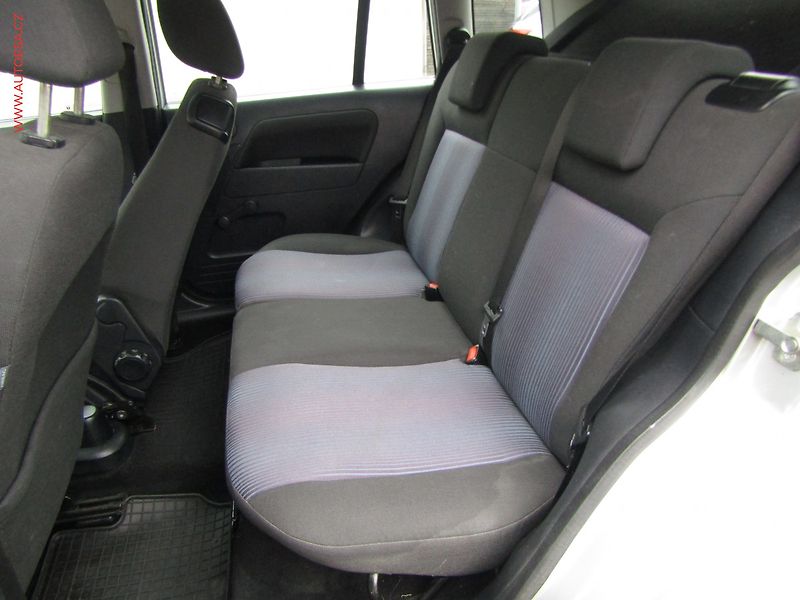 Ford Fusion (2006) 1.4 i, Klima - fotka 10 z 17