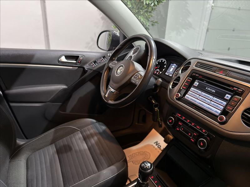 Volkswagen Tiguan 1,4   TSI 90KW CUP VÝHŘEV TOP - fotka 21 z 36