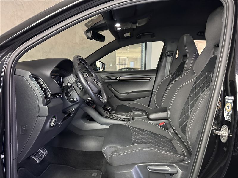 Škoda Karoq 2,0 TDi  DSG 4x4 Sportline LED - fotka 21 z 44