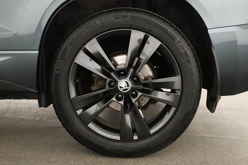 Škoda Karoq (2021) Sportline 2.0 TDI - fotka 12 z 15