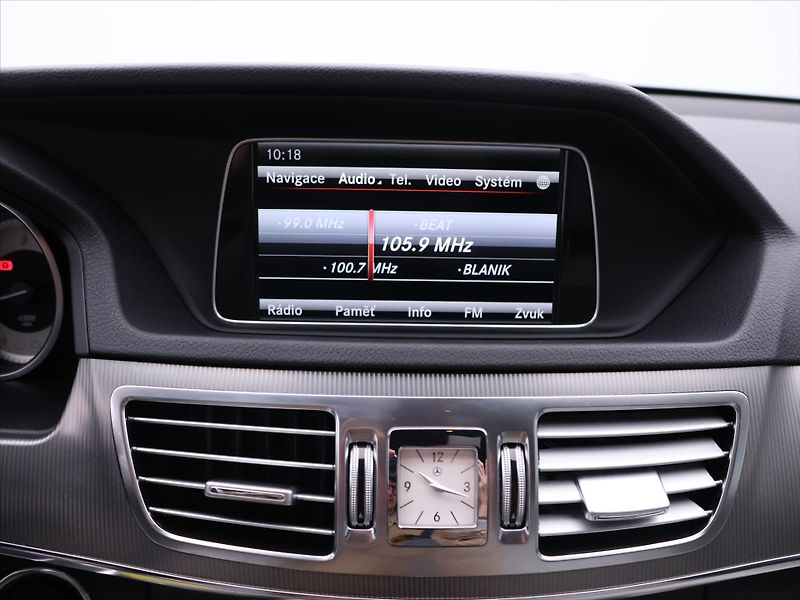 Mercedes-Benz Třídy E 3,0 350 BlueTEC 185kW Avantgar - fotka 26 z 36