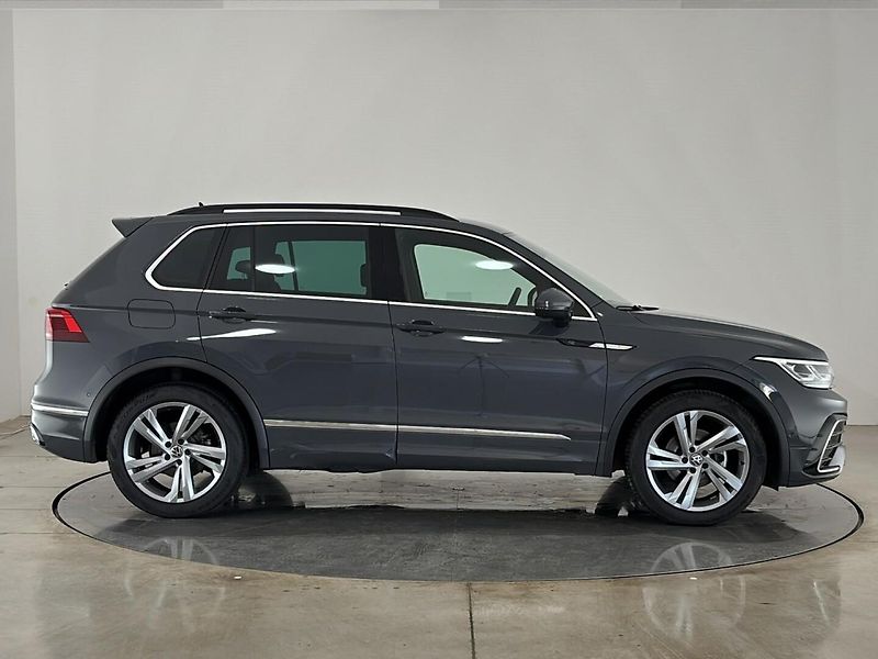 Volkswagen Tiguan R-Line DSG - fotka 16 z 29