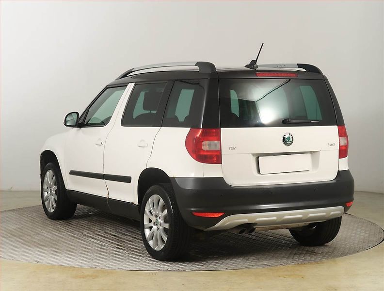 Škoda Yeti (2011) Ambition 1.4 TSI, Serv.kniha - fotka 4 z 21