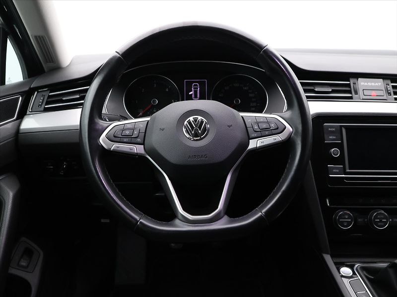 Volkswagen Passat 2,0 TDI 110kW Business Combi - fotka 14 z 30