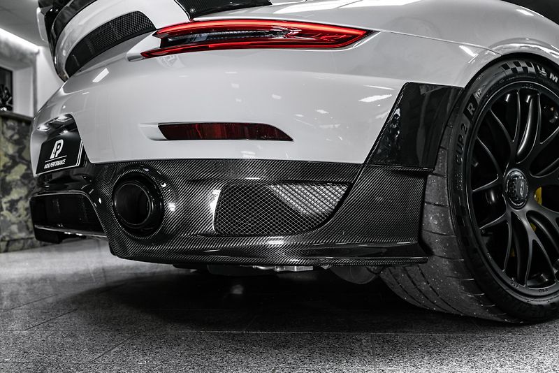 Porsche 911 GT2 RS/WEISSACH/CARBON/MAGNESI - fotka 14 z 48