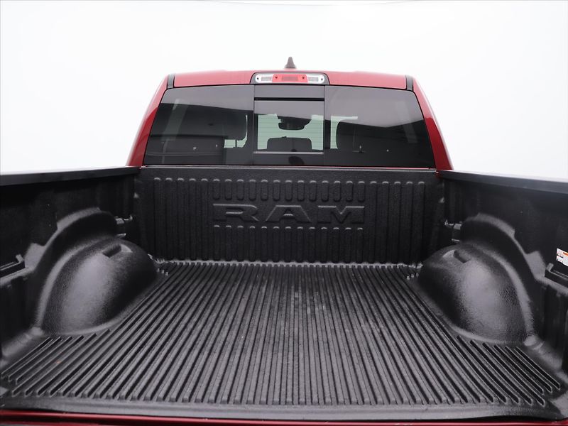 Dodge RAM 5,7 1500 295kW Laramie 4x4 - fotka 10 z 32