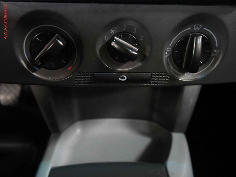 Škoda Fabia (2003) 1.4i, ČR - fotka 13 z 15