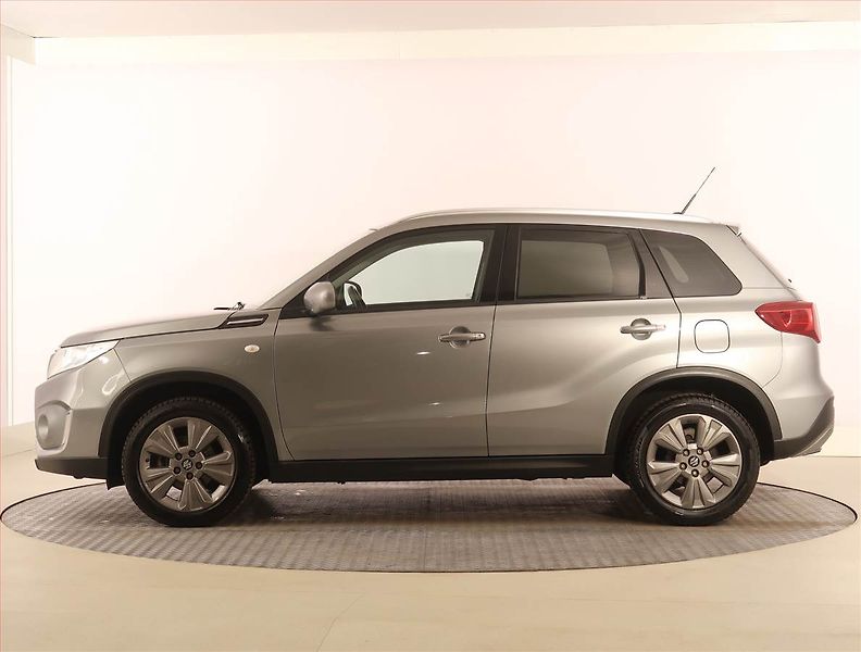 Suzuki Vitara (2019) Premium 1.4 BoosterJet, 4X4 - fotka 3 z 21