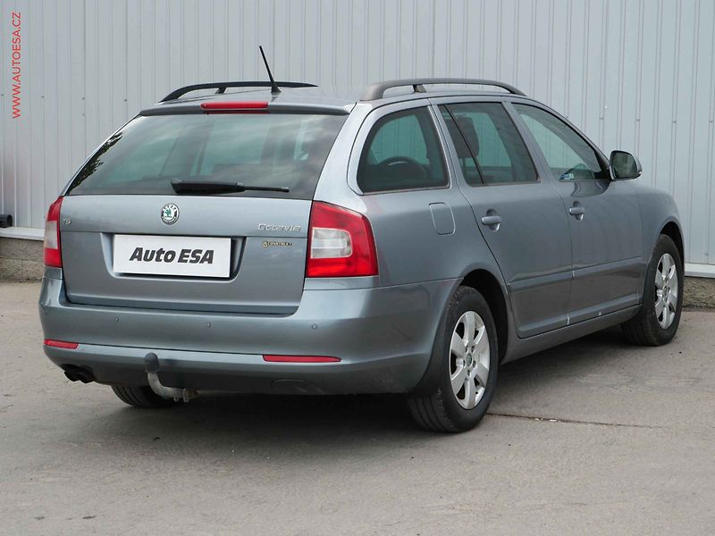Škoda Octavia (2012) 1.4TSi, 1.maj,ČR, STK7/28 - fotka 4 z 15