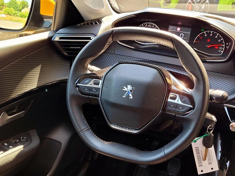 Peugeot 208 Active Pack S&S SERV.KNIHA     - fotka 27 z 39