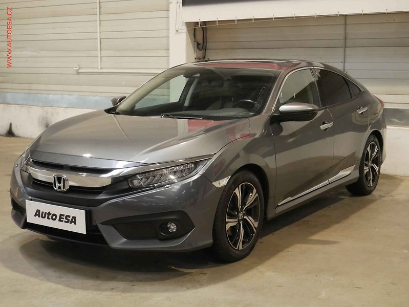Honda Civic (2017) 1.5VTEC Turbo, servis.kniha - fotka 3 z 21