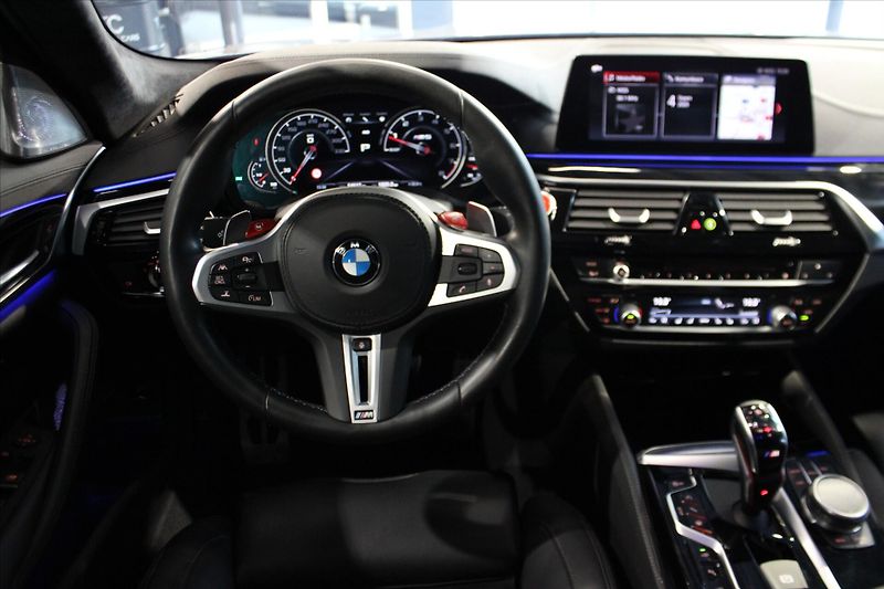 BMW M5 Competition 460kw CZ/adLED/B&W - fotka 17 z 32