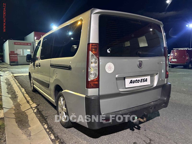 Fiat Scudo (2008) 2.0JTD L2 9míst, AC, tažné - fotka 2 z 3