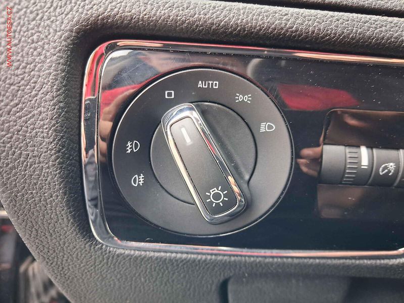 Škoda Superb (2014) 2.0TDI 4x4, ČR, Elegance - fotka 18 z 21