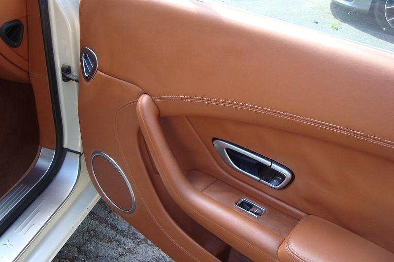 Bentley Continental GT (2013) V8 Twin Turbo - fotka 19 z 40