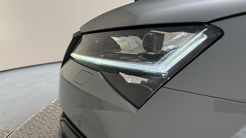 Škoda Superb 1.5 TSI Sportline Combi - fotka 18 z 30