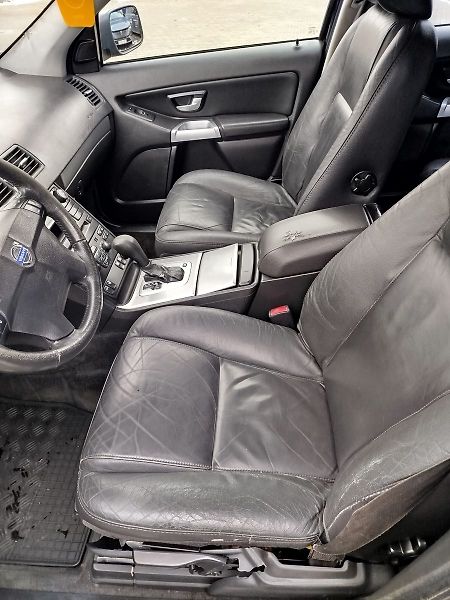 Volvo XC90 - fotka 2 z 28