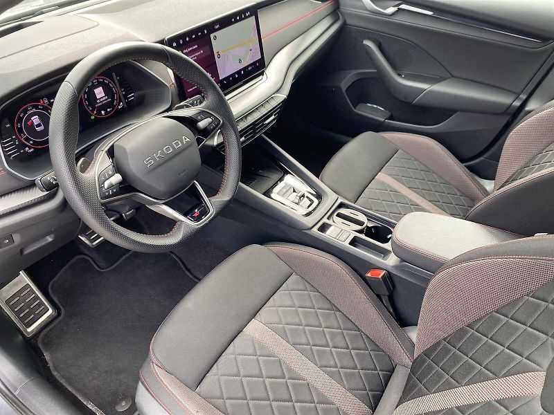 Škoda Octavia (2025) 2.0 TSI DSG RS - fotka 9 z 39