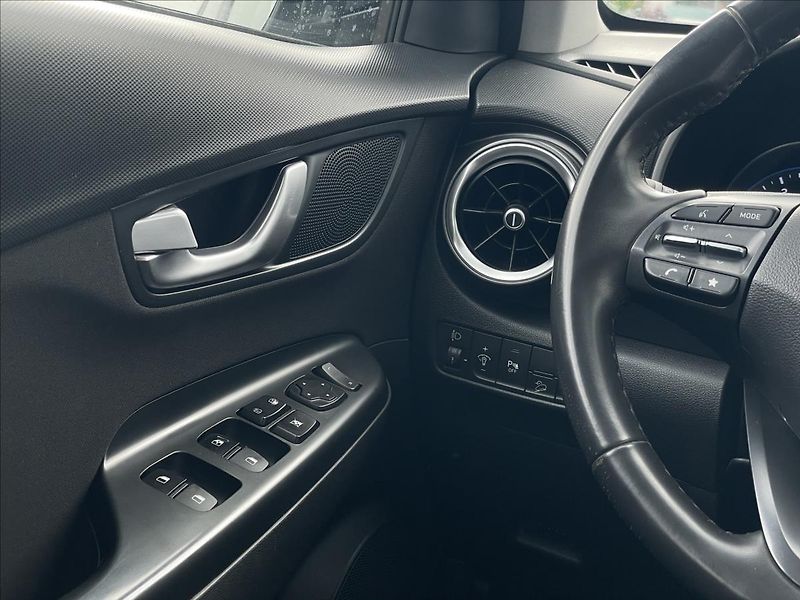 Hyundai Kona 1,0 T-GDI Comfort PDC+Klima - fotka 13 z 23