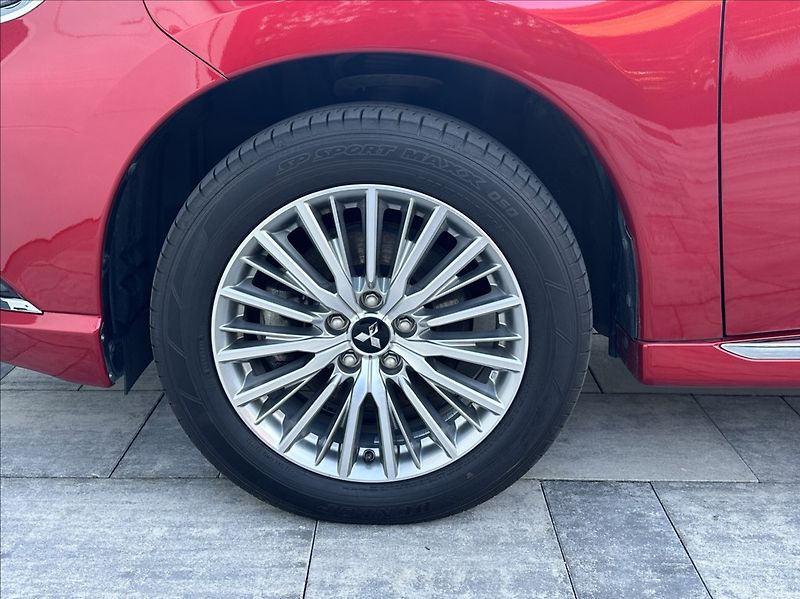 Mitsubishi Outlander 2,4 PHEV 224PS  Diamant 4x4 A/ - fotka 47 z 58