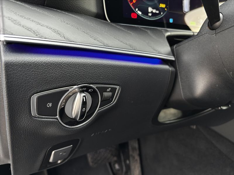 Mercedes-Benz Třídy E 300de 4MATIC TAŽNÉ DPH - fotka 33 z 33