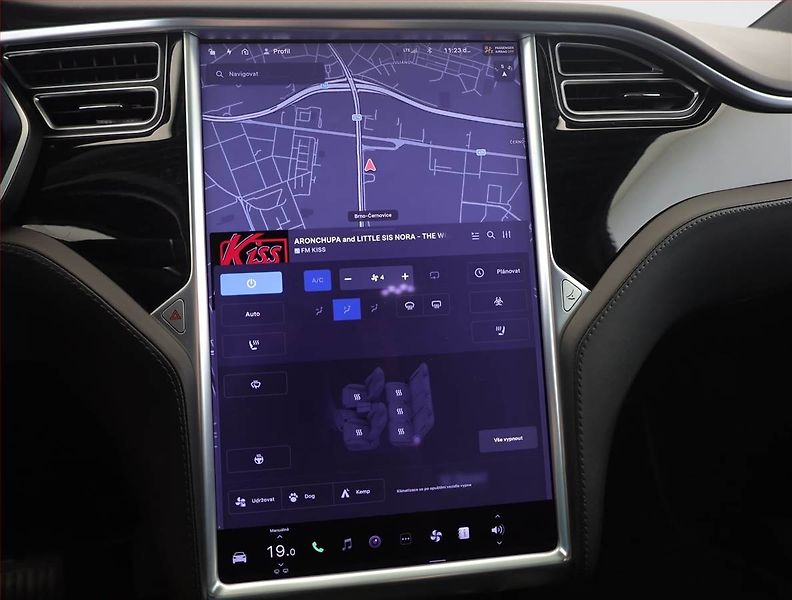 Tesla Model X (2018) 100D, SoH 92% - fotka 11 z 27
