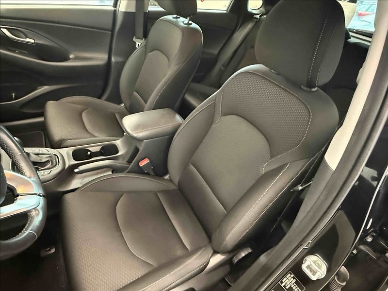 Hyundai i30 1,4 T-GDI AUTOMAT STYLE - fotka 9 z 20