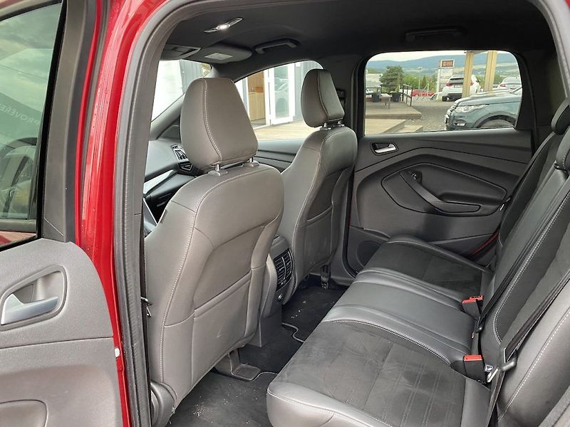 Ford Kuga 2.0TDCi, ČR, ST Line, 4x4 - fotka 11 z 28