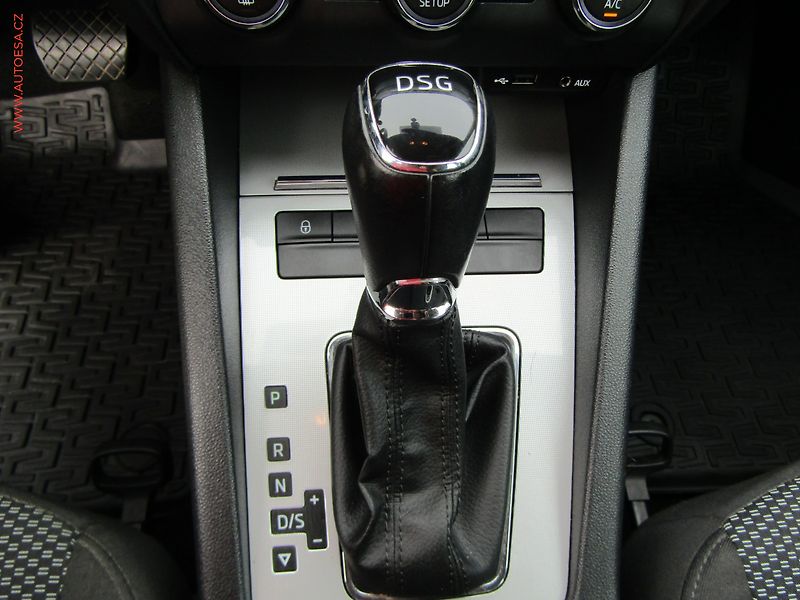 Škoda Octavia (2014) 1.4 TSi, Ambition, DSG - fotka 14 z 16