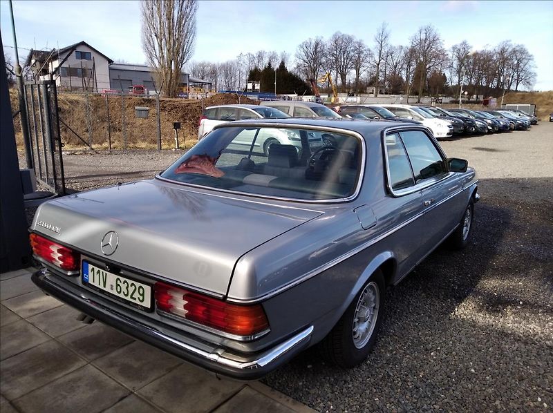 Mercedes-Benz 280 2,7 280 CE dostupnost 3 dny - fotka 7 z 11