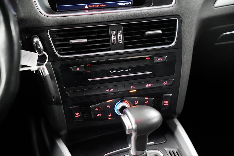 Audi Q5 - fotka 25 z 30
