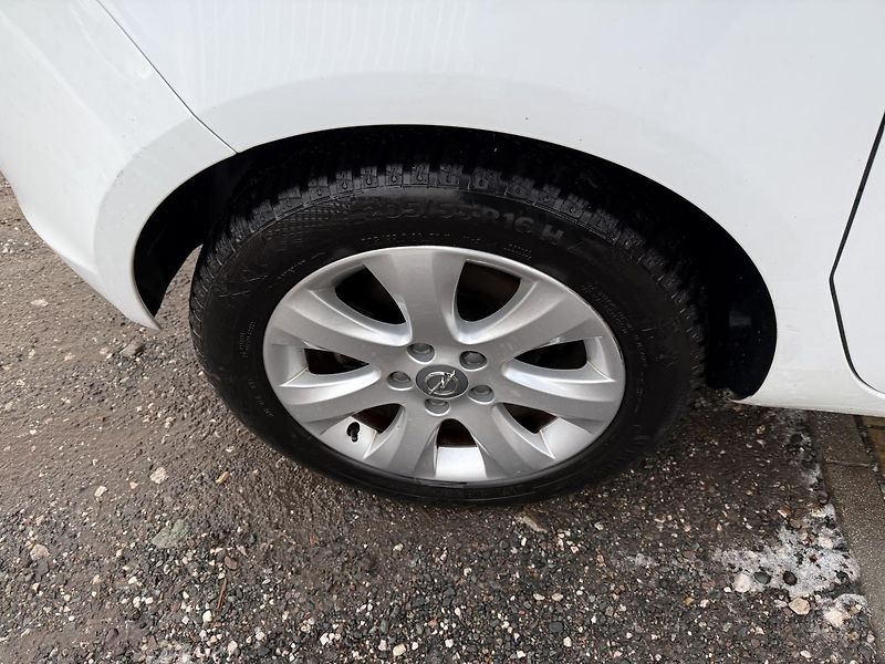 Opel Meriva (2016) 1.6 DTE - fotka 27 z 49