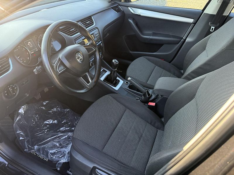 Škoda Octavia 1,4TSI 103kW Ambiente - fotka 11 z 21