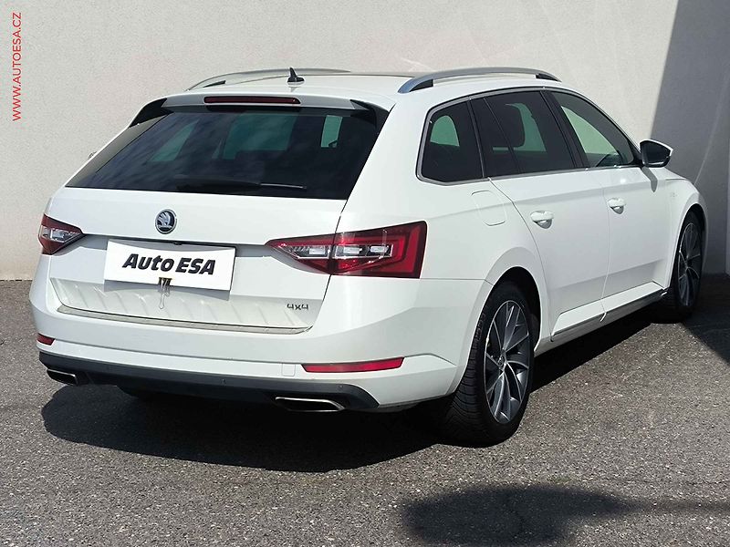Škoda Superb (2018) 2.0 TSI 4x4, L&K, DSG, TZ - fotka 4 z 32
