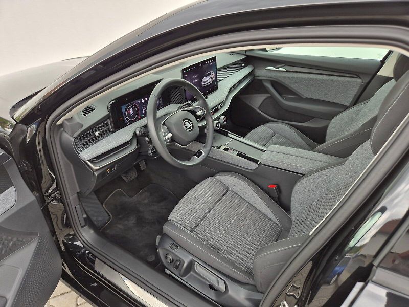 Škoda Superb (2024) Selection 2.0 TDI 110 kW 7°DSG - fotka 14 z 33