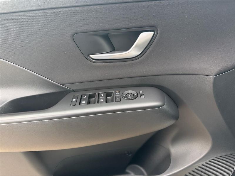 Hyundai Kona 1,6 TGDi DCT Smart - fotka 14 z 24