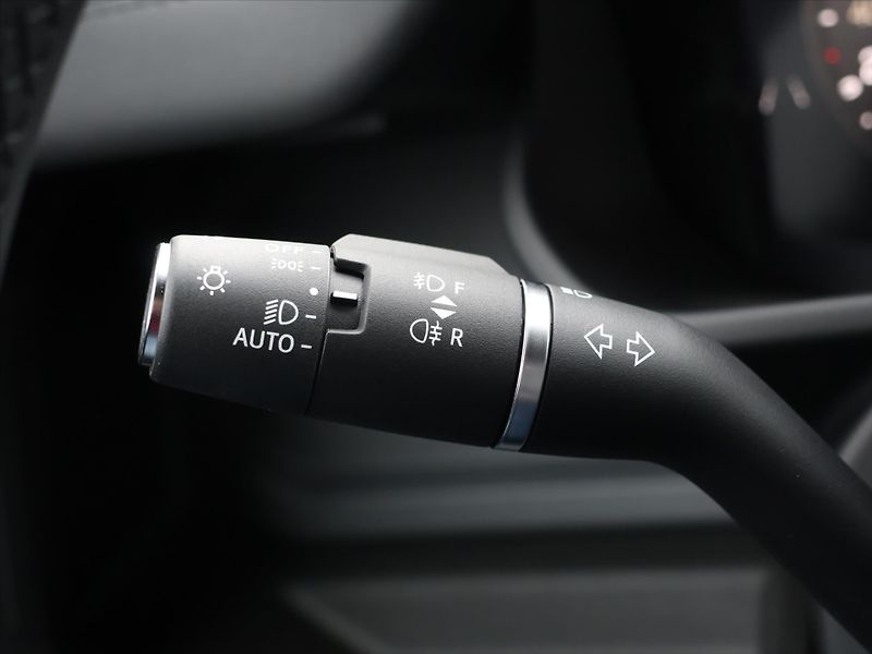Land Rover Defender 5,0 110 P425 X-DYNAMIC CZ DPH - fotka 22 z 39