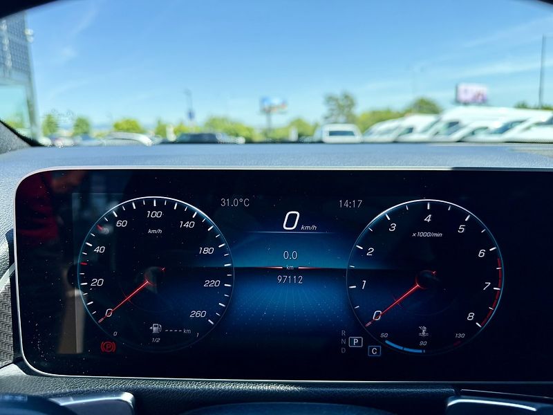 Mercedes-Benz GLB (2020) 250 4MATIC - fotka 31 z 45