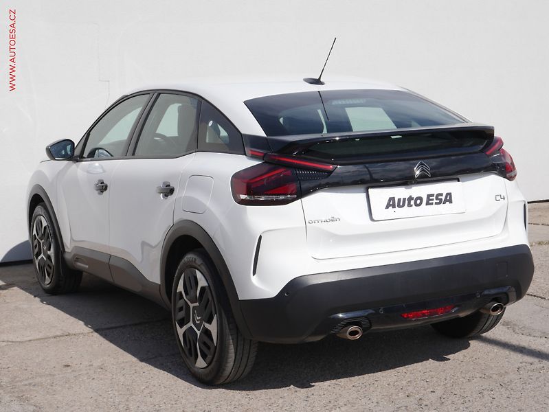Citroën C4 (2021) 1.2 PT, ČR, servis.kniha, LED - fotka 4 z 16