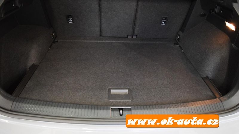 Volkswagen Tiguan 2.0 TDI LIFE DSG 2022 - fotka 18 z 50