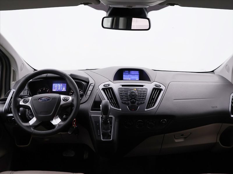 Ford Tourneo Custom 2,0 TDCI 125kW Titanium CZ DPH - fotka 25 z 32