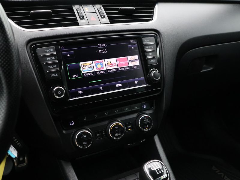 Škoda Octavia 2,0 TDI 135kW Xenon RS - fotka 19 z 31